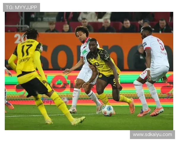 多特半场领先弗赖堡3球 吉拉西拜尔破门